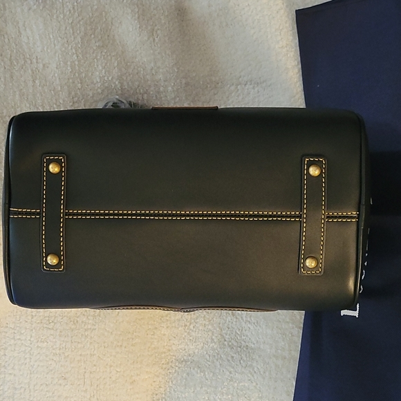 Dooney & Bourke Western smooth leather Olivia Satchel handbag. - Picture 5 of 16